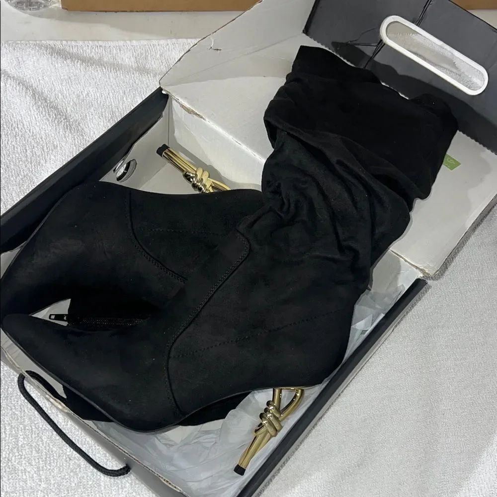 Chic Black Heeled Boots for Women